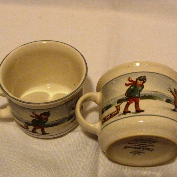 PFALZKERAMIK Germany Hand Decorateded Winterzeit WinterTime Child's Mug Set of 2 - Picture 3 of 9